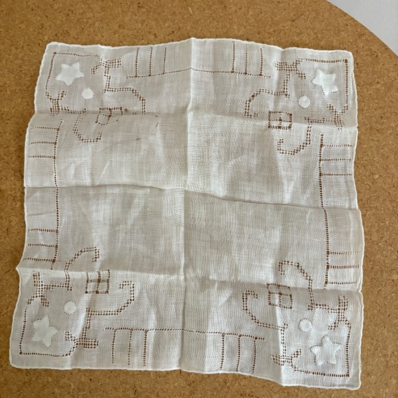 LOT of 12 Vintage Hankerchiefs - Picture 6 of 14